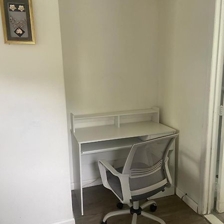 Cozy Room With Private Bathroom New York Buitenkant foto